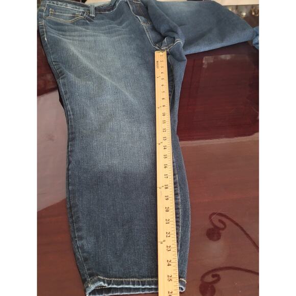 Torrid Premium High Waist Plus Size Curvy JeansSize 20R - Picture 10 of 10